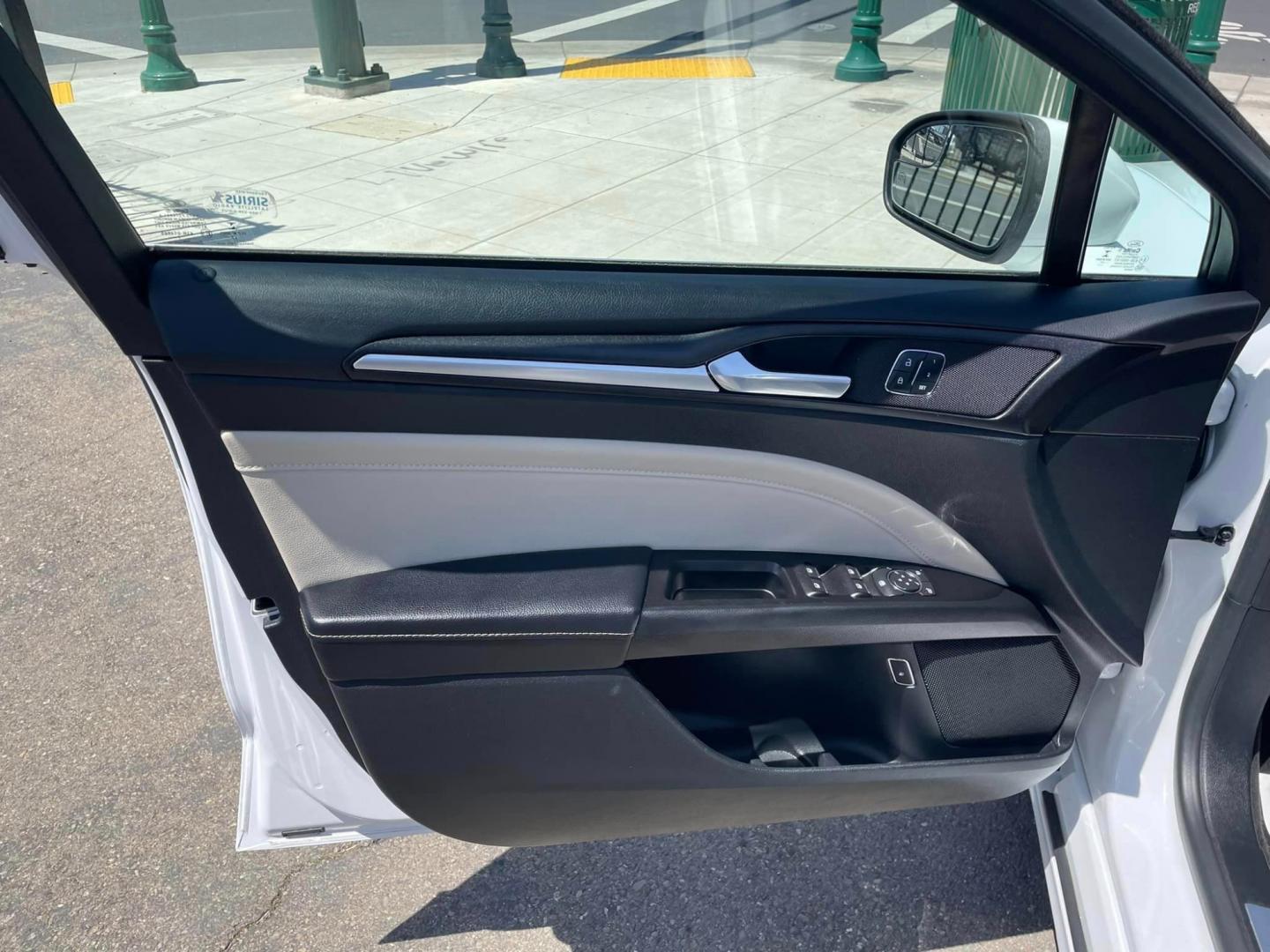 2018 WHITE /BLACK Ford Fusion Energi Titanium (3FA6P0SU6JR) with an 2.0L L4 DOHC 16V HYBRID engine, CVT transmission, located at 744 E Miner Ave, Stockton, CA, 95202, (209) 944-5770, 37.956863, -121.282082 - Photo#5